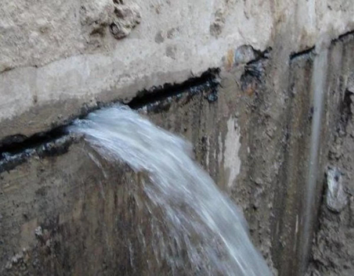 Подземные воды пробились в подвале пятиэтажки в посёлке Кокуй