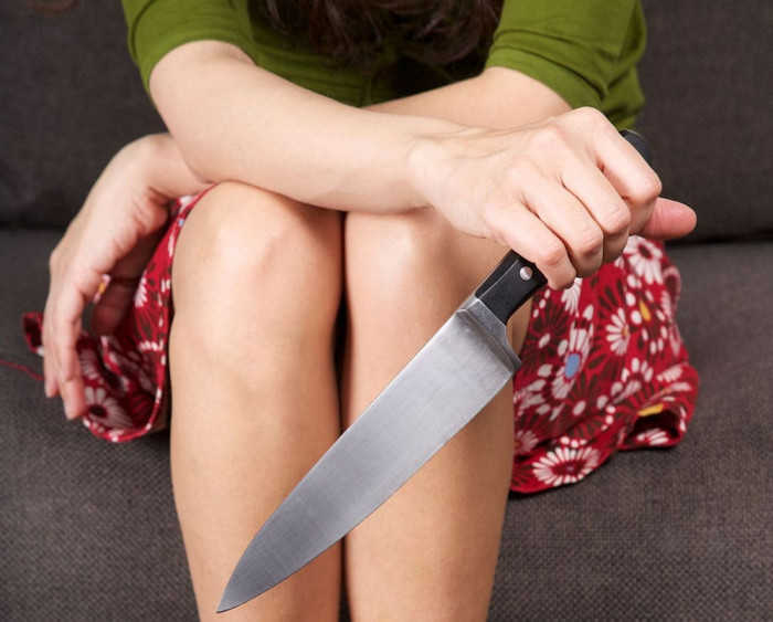 Жительница Читы получила 2 года колонии за то, что вонзила нож в своего мужа