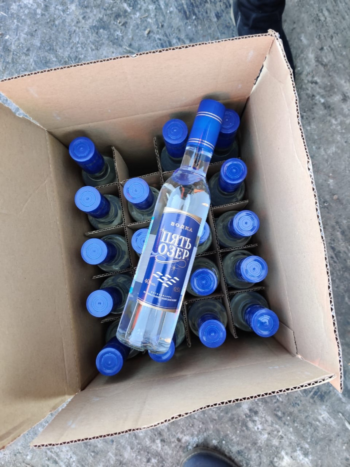Полицейские изъяли 10 тонн контрафактной водки в Чите