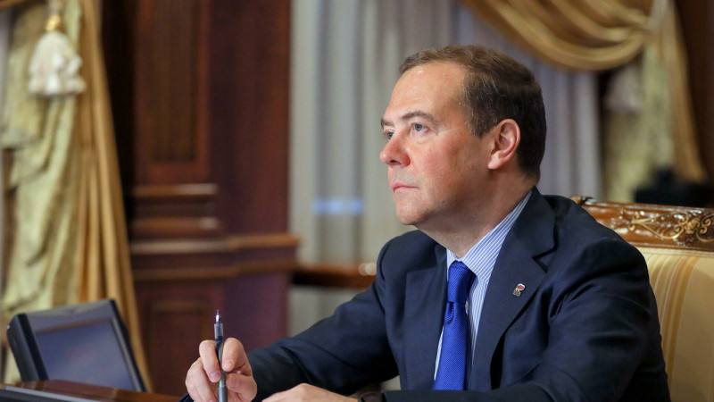 Дмитрий Медведев допустил возможность вернуть в России смертную казнь
