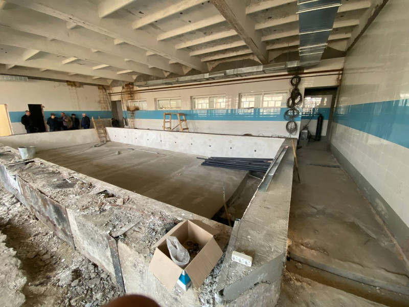 Капитальный ремонт бассейна в школе № 30 в Чите. Фото Александра Сапожникова