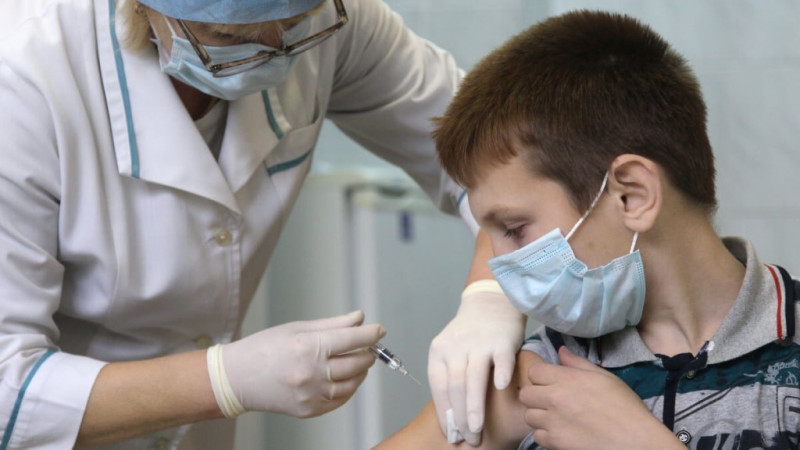 364 подростка завершили вакцинацию от коронавируса в Забайкалье