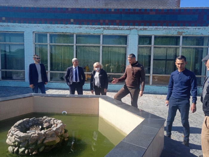 Главе Забайкалья показали вечноцветущий фонтан во дворе Дома культуры
