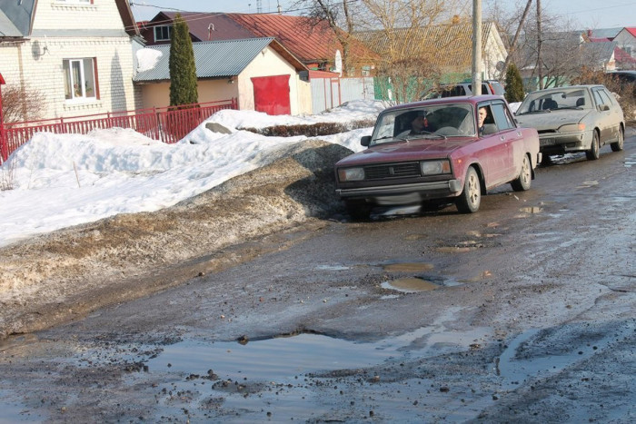 Осипов заявил, что до региональных дорог не доходят выделенные деньги