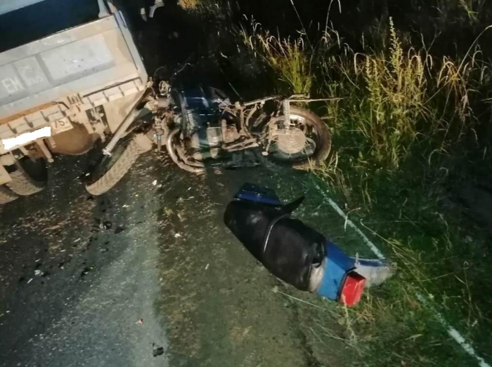Мотоциклист влетел в грузовик и погиб в Могочинском районе Забайкалья