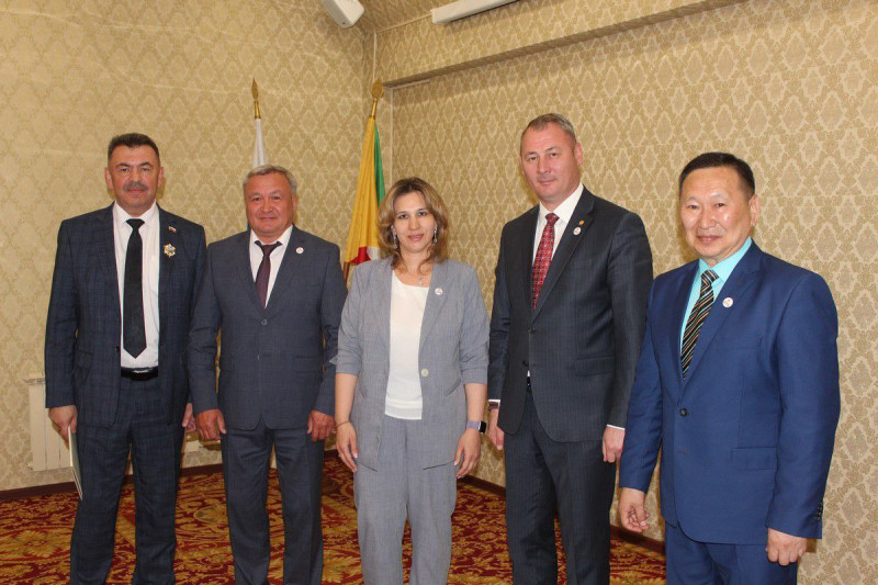 Руководители Читы Ярилов и Сапожников провели торжественный приём официальных делегаций