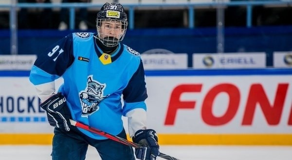 Хоккеист из Читы Овчинников подписал контракт со спортклубом из Канады
