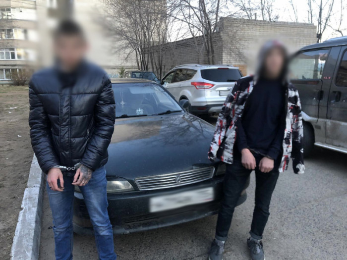 Серийных похитителей аккумуляторов задержали с поличным в Чите