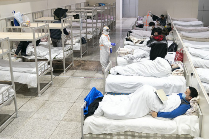 Число погибших от китайского коронавируса в КНР превысило 700 человек