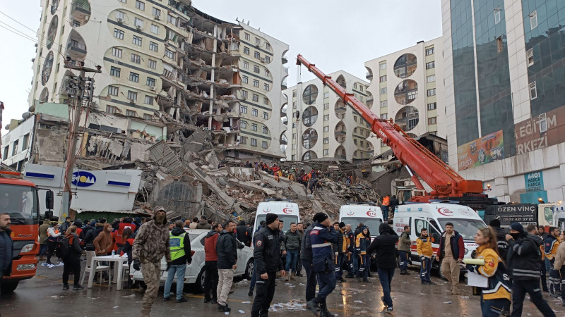 284 человека погибли из-за землетрясения в Турции