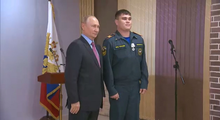 Путин наградил медалью «За спасение погибавших» пожарного из Забайкалья