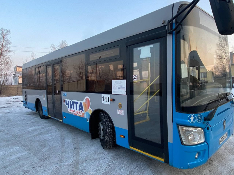 Два автобуса вместимостью до 80 человек передали на маршрут до Смоленки