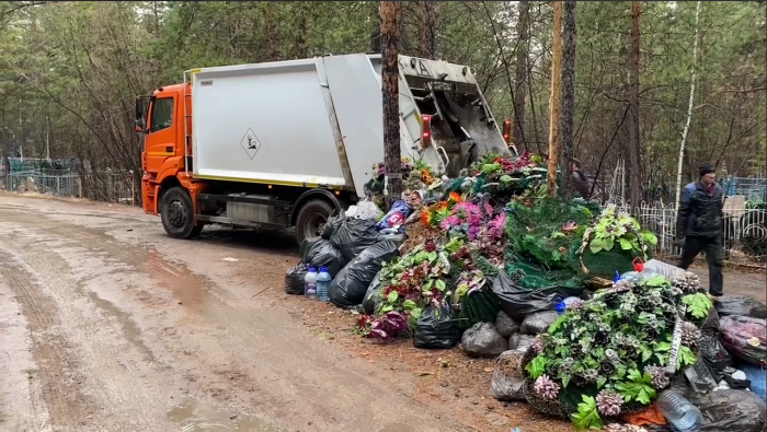 Администрация Читы объяснила, почему долгое время не вывозился мусор с городских кладбищ