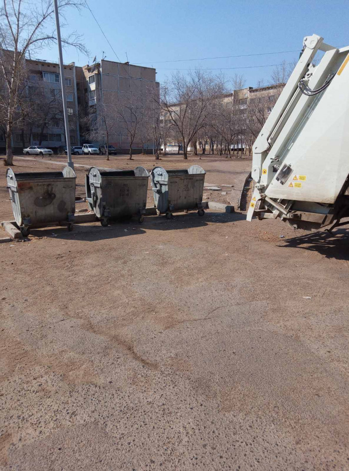 «Олерон+» вывез переполненные мусорные баки в Краснокаменске
