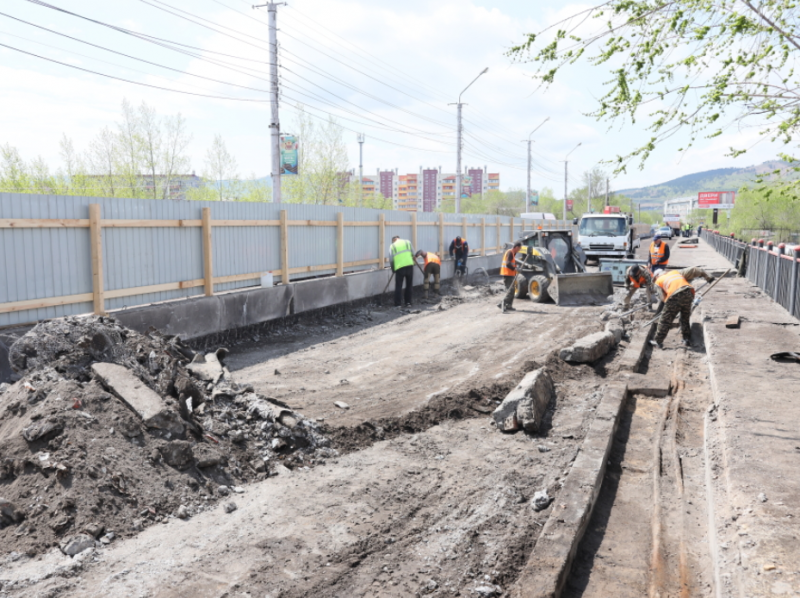 Изменён режим работы светофора, чтобы избежать пробок из-за ремонта моста на Ярославском