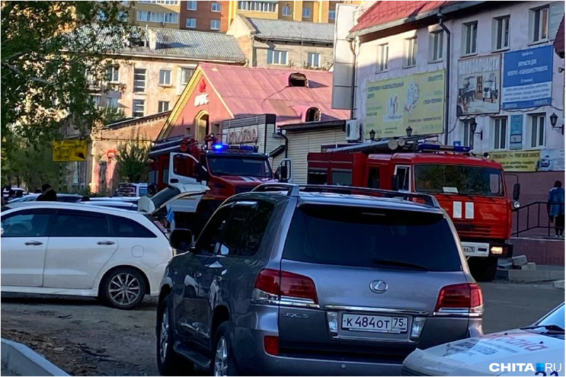 Пожар произошёл в торговом центре на улице Журавлёва в Чите - люди успели эвакуироваться