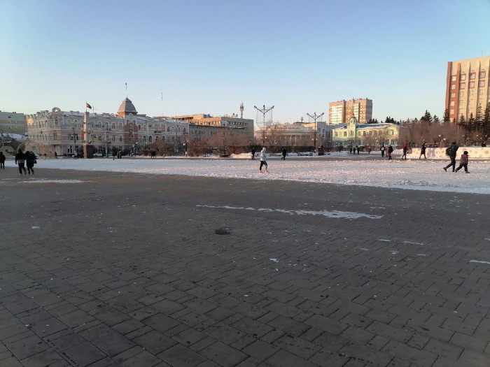 Ледяные скульптуры и горки убирали с площади Ленина в Чите 19 февраля