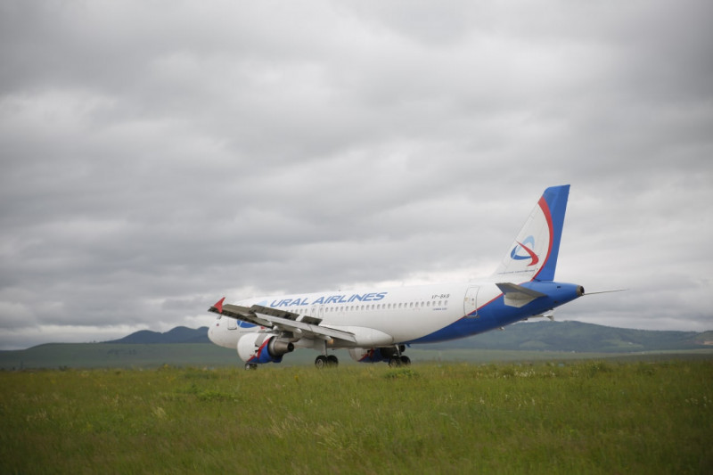 Самолёт «Уральских авиалиний» не долетел до Читы из-за проблем с шасси