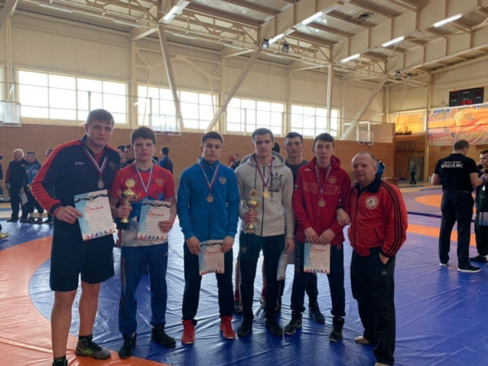 Борцы из Забайкалья завоевали семь медалей на первенстве ДФО в Хабаровске