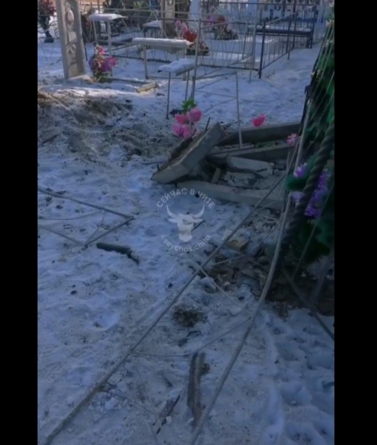 Полиция ищет человека, разбившего могилы на кладбище в посёлке Кокуй