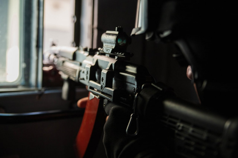 ФСБ задержала незаконно торговавшего оружием в интернете жителя Читы