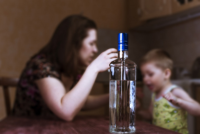 Суд лишил мать-алкоголичку с пятью детьми родительских прав