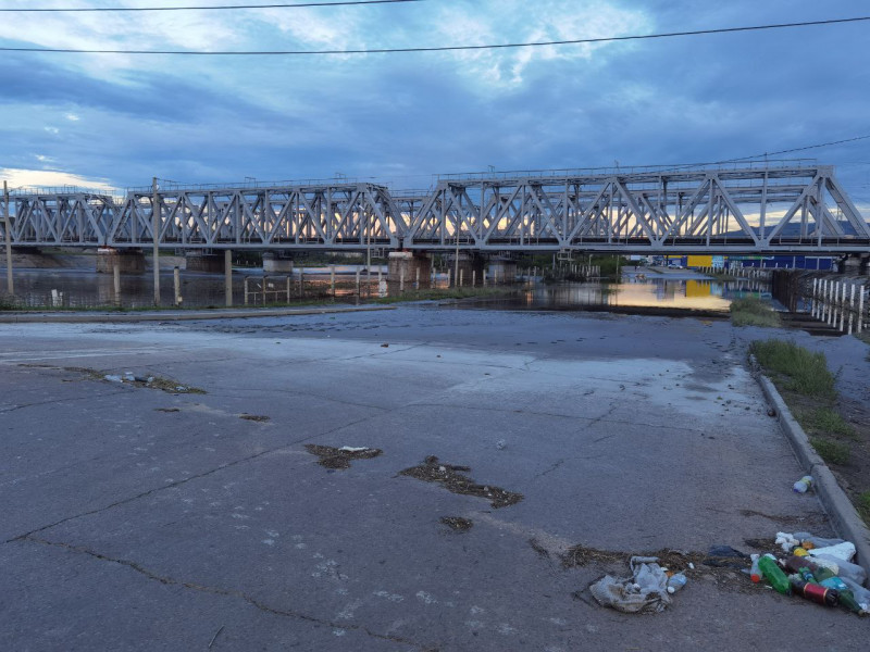 Затопленный проезд под ж/д мостом в Чите откроют 2 августа