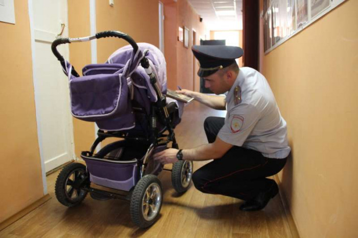 Полицейские задержали похитителя детской коляски в Чите