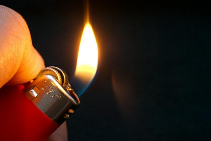 Депутаты приняли закон о запрете продажи зажигалок детям и подросткам в Забайкалье