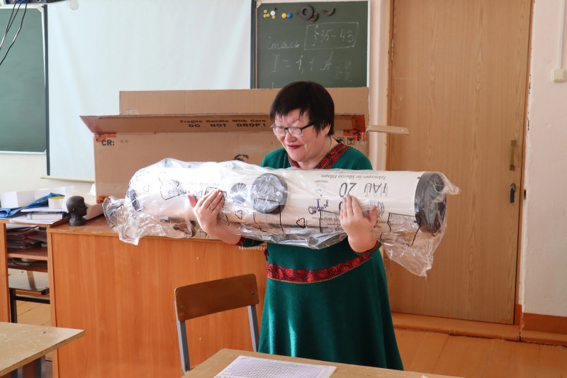 Астрономы из Иркутска подарили селу Забайкалья телескоп. Раньше пользовались биноклем