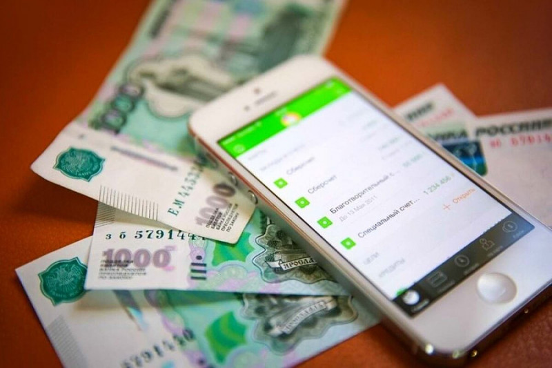 Как людям вернуть деньги за подключенные мобильным оператором услуги. Советы юриста из Читы