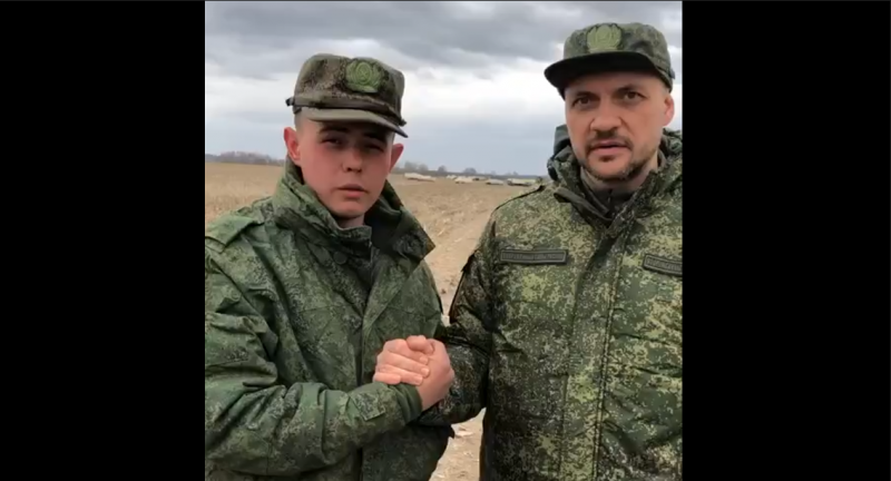 Осипов с солдатом поблагодарили забайкальцев за гуманитарную помощь