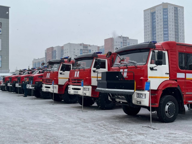 Ключи от новых пожарных машин получили сотрудники МЧС Забайкалья