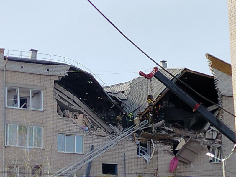 Спасатели услышали голоса пострадавших из-под завалов взорвавшегося в Антипихе дома