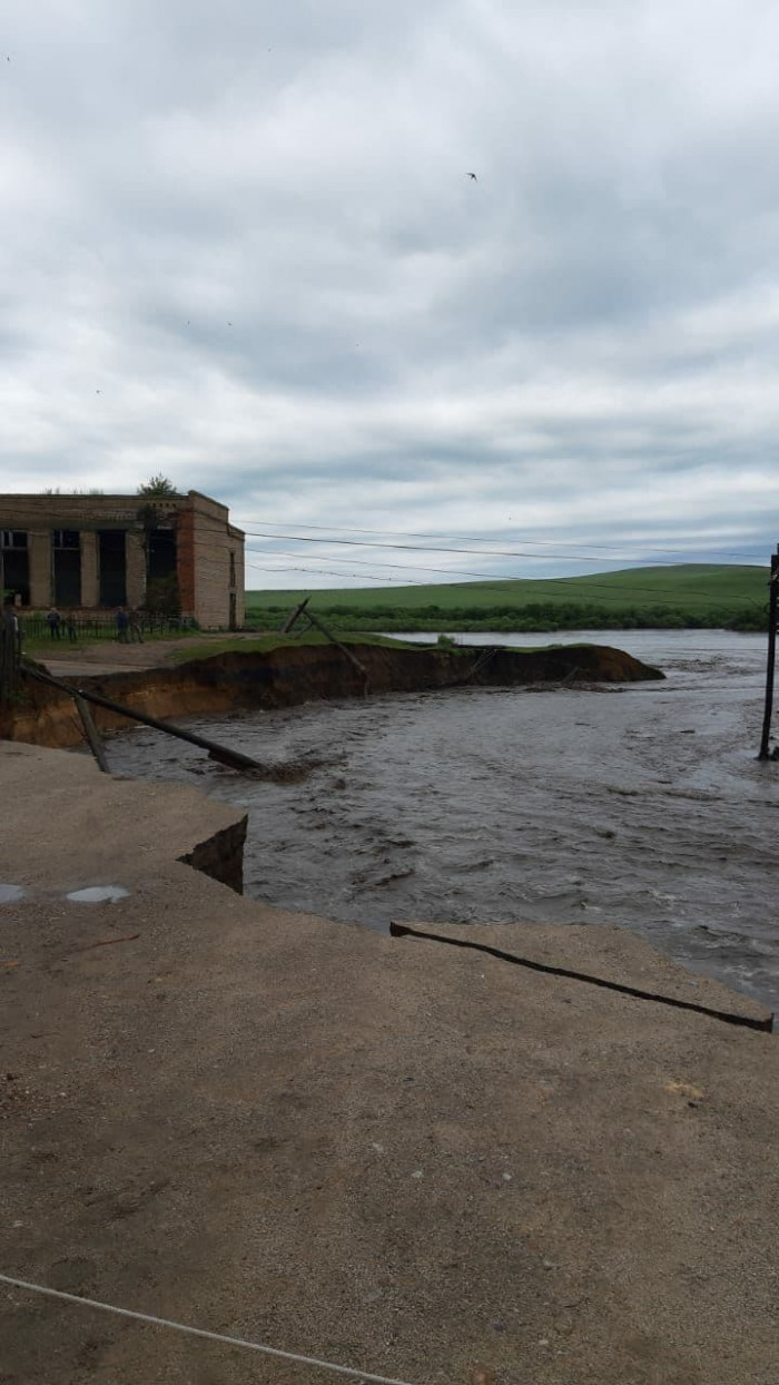 Четыре моста снесло в Шилкинском районе Забайкалья из-за подъёма воды на реках