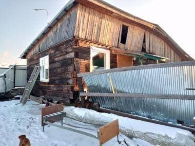 Семья из разрушенного фурой дома в Новокручининске попросила финансовой поддержки