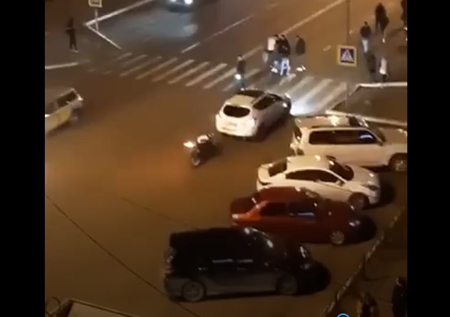  Мотоциклист сбил двух пешеходов на «зебре» в центре Читы