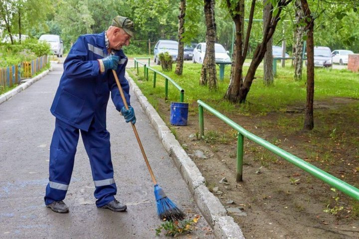 Сапожников поручил убирать улицы Читы круглосуточно от песка после дождей