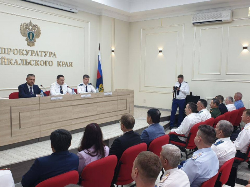 Органам власти Забайкалья представили нового прокурора края, назначенного Указом президента России