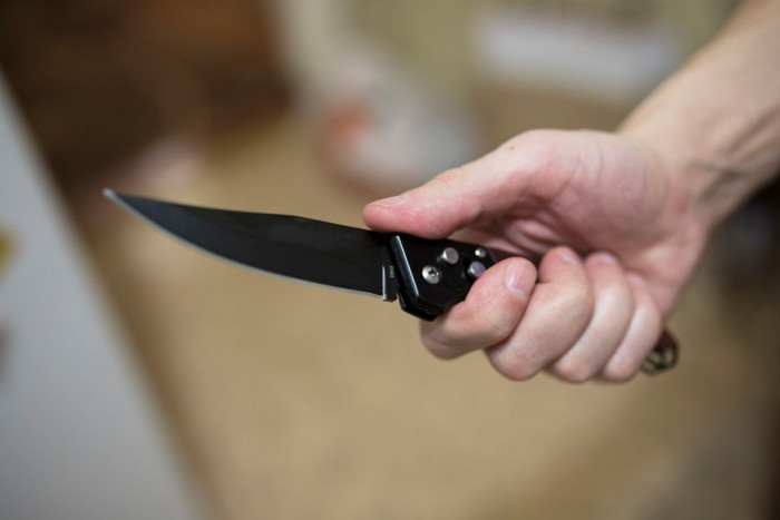 Вооружённый ножом житель Читы ограбил одну из АЗС города