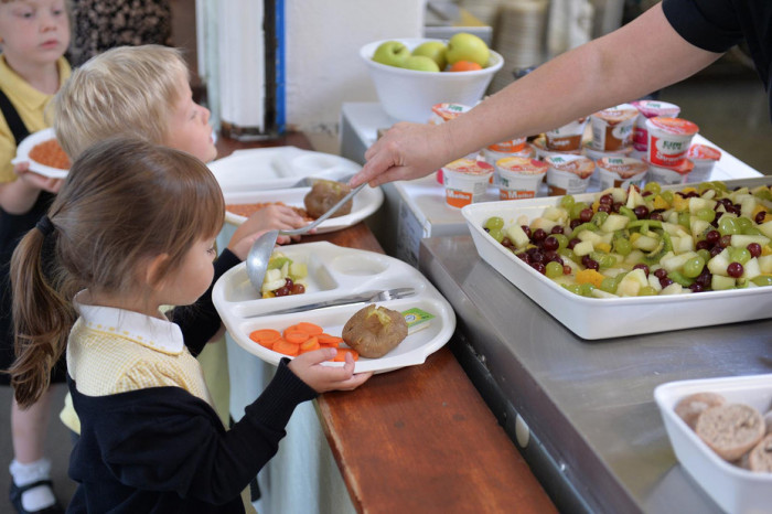 Почти 1 млрд руб. выделят в Забайкалье на обеды для школьников в 2021 году