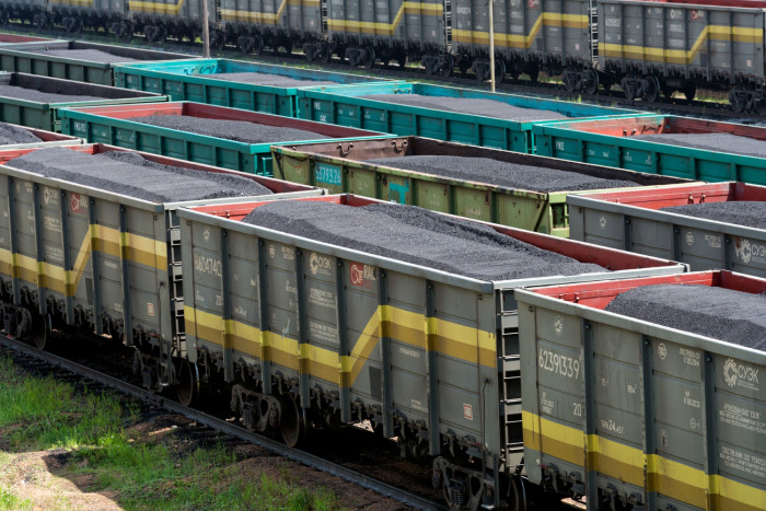 17 вагонов грузового поезда сошли с рельсов на станции Нанагры в Забайкалье