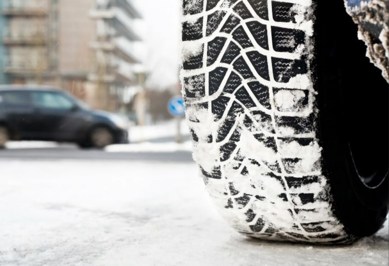 Водителей в Забайкалье попросили сменить резину на зимнюю из-за мокрого снега