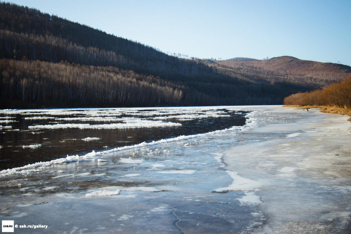 Лёд начал сковывать реки Нерча и Каренга в Забайкалье