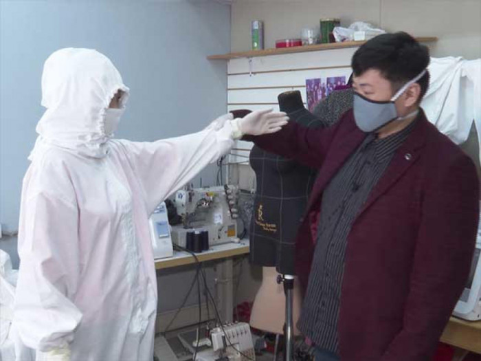 Дизайнеры из Агинского бесплатно пошили защитные костюмы от коронавируса для врачей Забайкалья