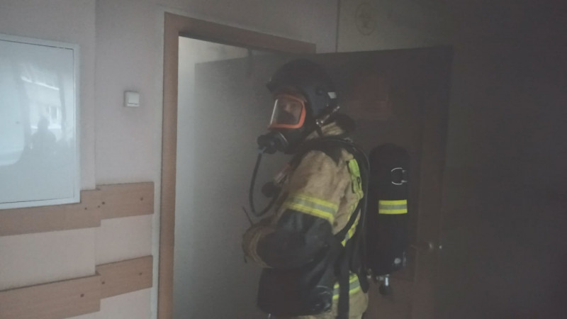 500 человек самостоятельно эвакуировались из горящего здания минздрава Забайкалья