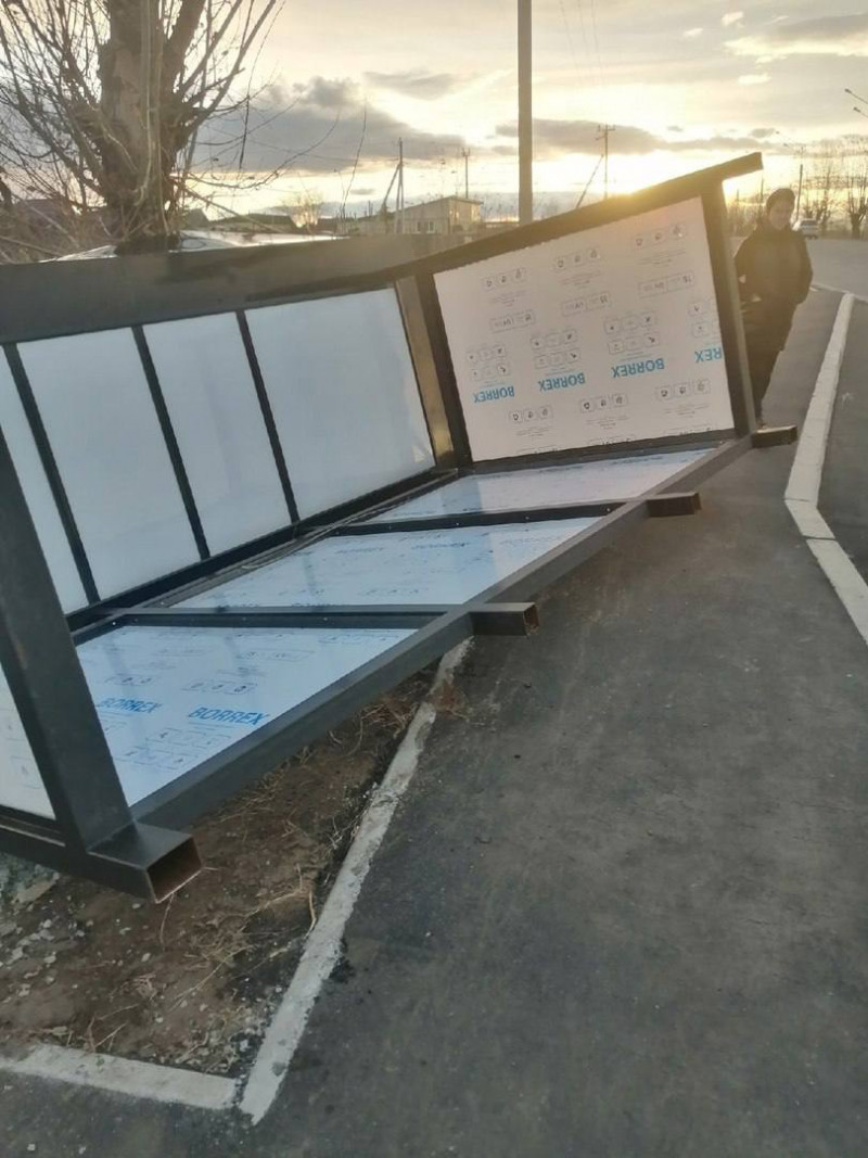 Автобусная остановка возле ДНТ «Усадьба» в Чите не упала, её так положил подрядчик – мэрия