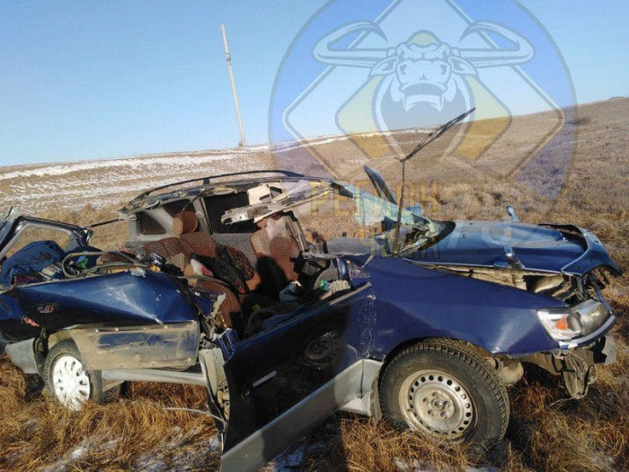 Водитель Toyota погиб в ДТП с экскаватором в Забайкалье