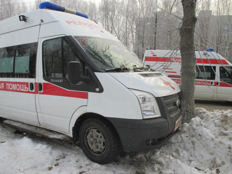 Водитель в Краснокаменске подрезал ехавшую на вызов скорую и устроил тройное ДТП