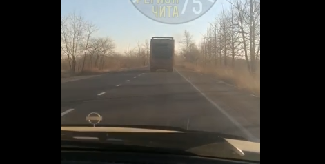 Житель Забайкалья запечатлел на видео «скоростной мусоровоз»